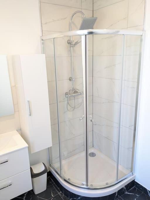 Grande Maison Renovee A 7 Min Du Metro Romainville Luaran gambar